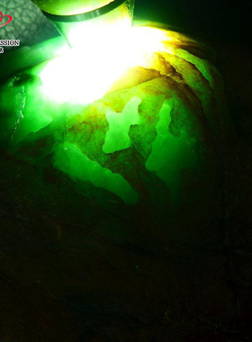 豪8印象Z26120G155飘绿色料毛料玉石 缅甸天然翡翠原石767.93g