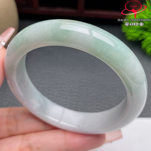 豪8印象S126010Y458翡翠手镯圈口53.6天然缅甸淡绿玉手镯a货53g