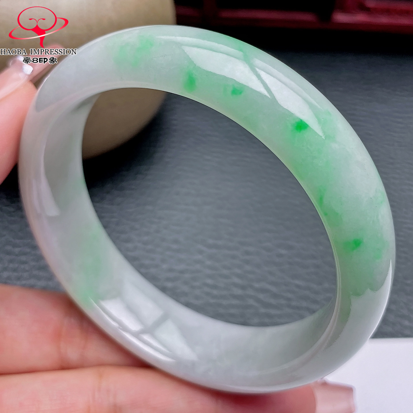 豪8印象X26360X845翡翠手镯圈口58.4天然缅甸白底青阳绿玉镯71g