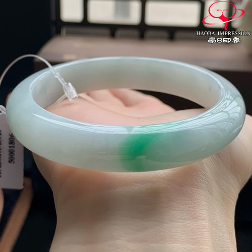 豪8印象W26100W680天然A货翡翠圈口58.2冰糯种蓝底飘阳绿正圈玉镯