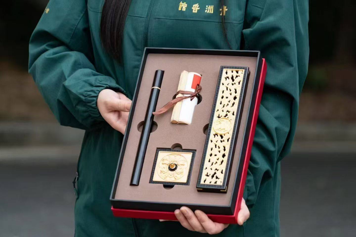 博物馆沉香马年礼盒融木雕香器与新春文创藏马年祥瑞意,节庆用品/礼品,线香,淘宝优惠券,粉丝福利购,淘宝优惠卷