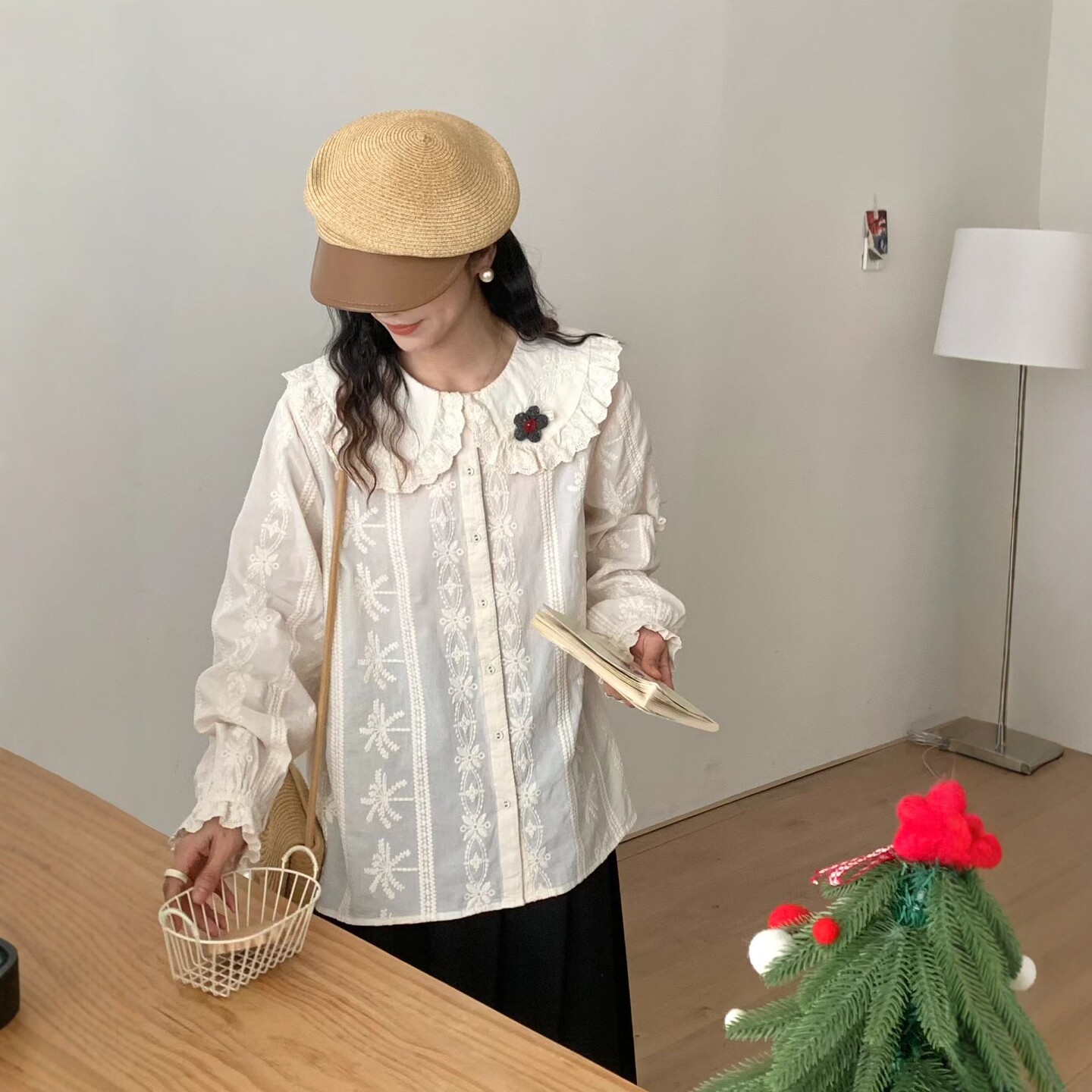 满绣棉布刺绣大娃娃领长袖衬衫
