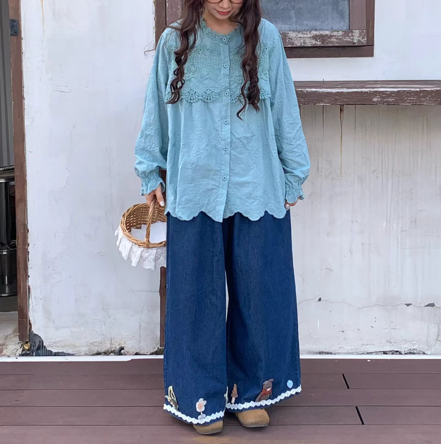 宽松花边圆领蕾丝刺绣纯棉娃娃衫