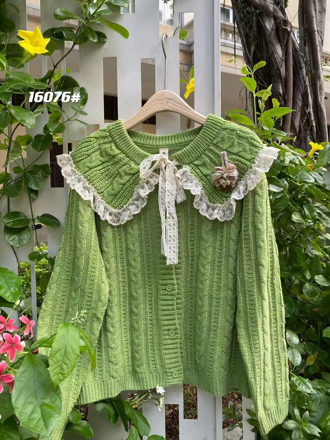 22毛衣减龄娃娃领翻领开衫