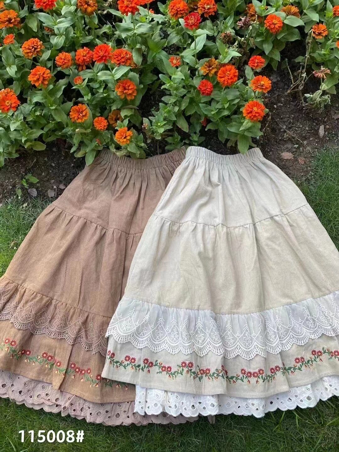 灯芯绒双层半身裙刺绣蕾丝拼接