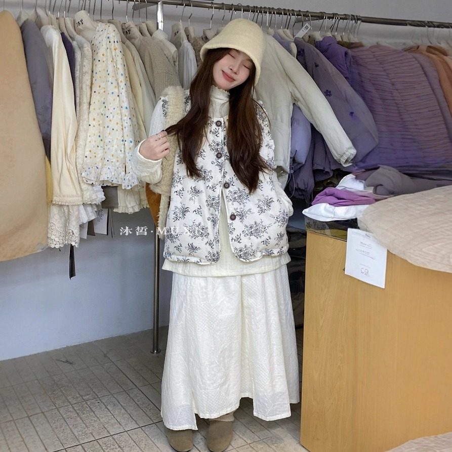 沐皙文艺复古森系碎花棉麻马甲圆领单排扣宽松版夹棉马夹坎肩背心