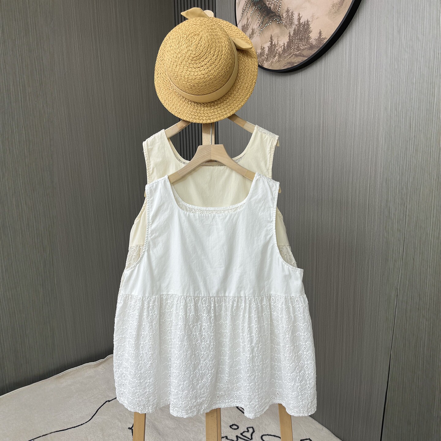 日系森女宽肩纯色棉布拼接刺绣镂空背心裙摆式可爱减龄娃娃衫上衣