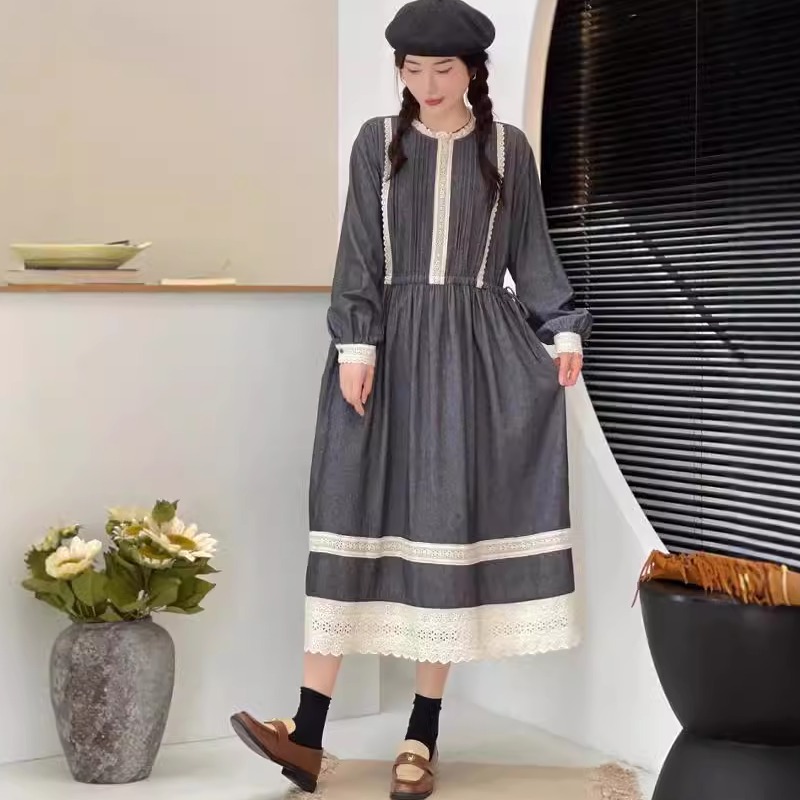 日系复古蕾丝边小立领压褶收腰长袖连衣裙宽松镂空底边拼接长裙女