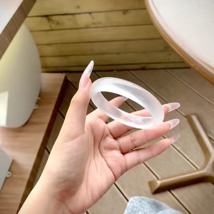 白冰手镯玻璃种白月光玉镯子