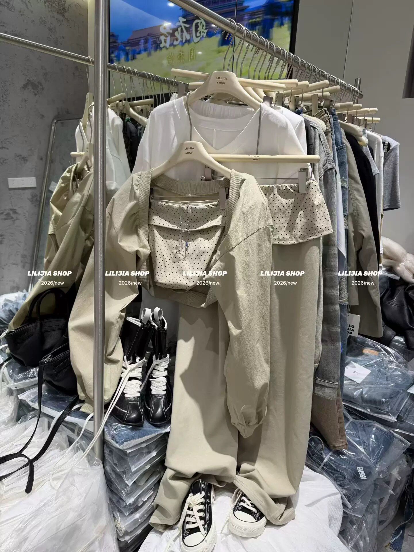 韩国东大门ins风韩版时尚百搭显瘦高级感气质波点抹胸三件套套装