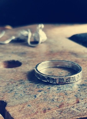 999手工足银锤面六字大明咒戒指男女可定制简约 原创可叠戴源头货