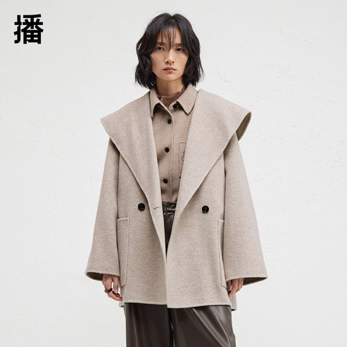 时尚简约外翻领，腰间系带收腰