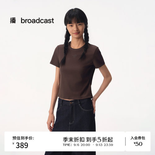 罗纹圆领 刺绣装饰