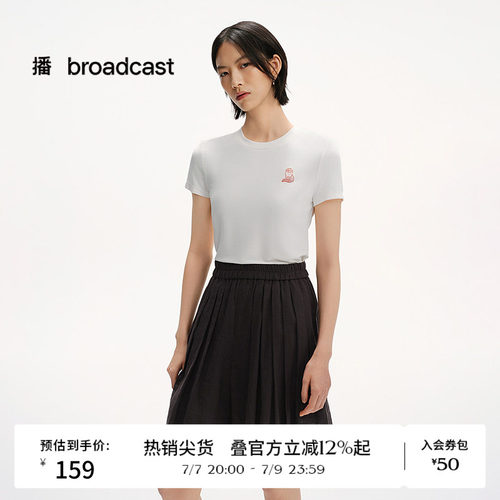 简约圆领，猫咪胸标
