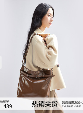 播AKIIKA联名女士单肩包BPR1BD4403