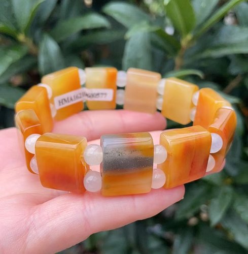 杨玉家天然黄龙玉手牌手串证书