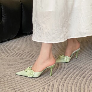 2025春夏绸缎面尖头细跟凉拖鞋高跟鞋子玫瑰花轻奢女凉鞋单鞋半拖