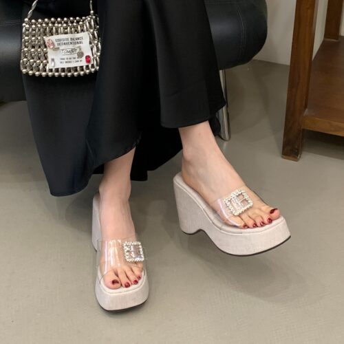 小个子增高水钻扣坡跟凉鞋女夏