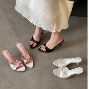 露趾女凉拖鞋 2025春夏季 气质绸缎面显瘦凉鞋 圆头细跟高跟鞋 子 新款