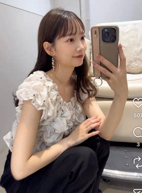 kas2026夏季 人气款甜美减龄褶皱排扣小衫