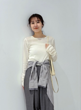 K*F2025秋冬 暗条纹褶皱袖子圆领长袖T恤