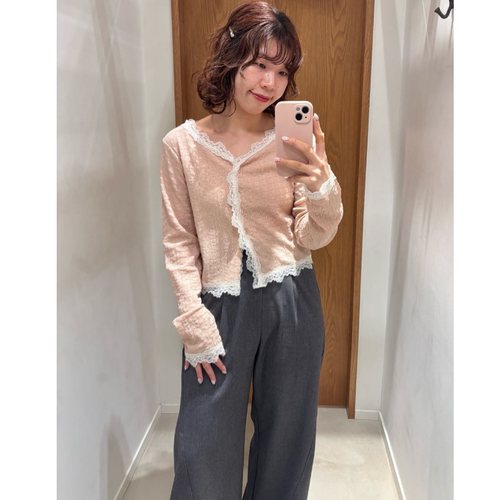 kas2026春夏 立体肌理感蕾丝拼接V领甜美小衫