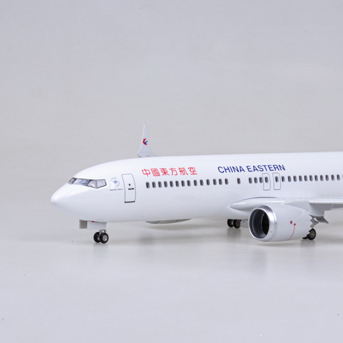 东航737MAX飞机模型带灯带轮子