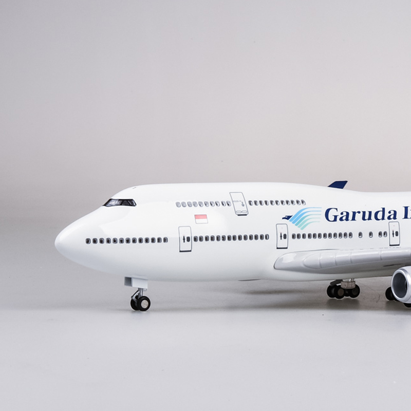 【带轮子带灯】印尼鹰