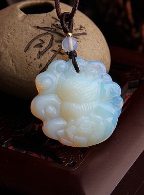 蛋白石九尾狐九尾狐挂牌项链