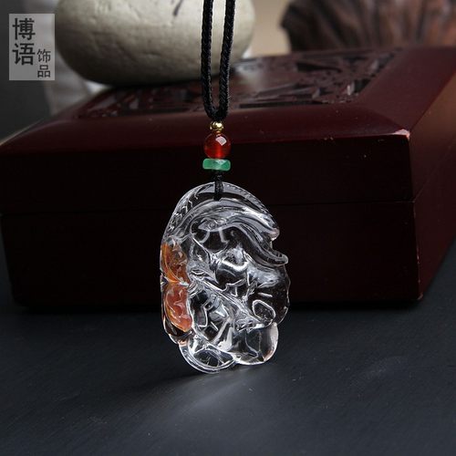 博语俏色天然红胶花水晶兔子挂件