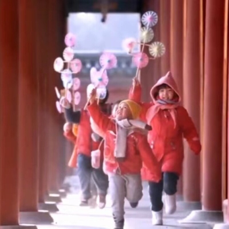 十轮老北京特色大师作风车汉服唐装国服童装旗袍影楼摄影走秀道具