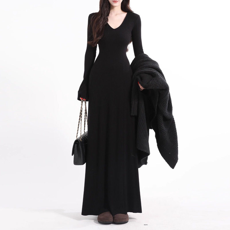 法式黑色V领针织连衣裙长款到脚踝女秋冬新款喇叭袖内搭打底长裙,女装/女士精品,连衣裙,淘宝优惠券,粉丝福利购,淘宝优惠卷