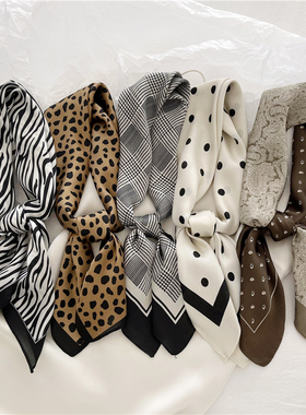 复古印花方巾 ins时尚绑发丝巾搭西装护颈领巾春秋薄款装饰围巾女