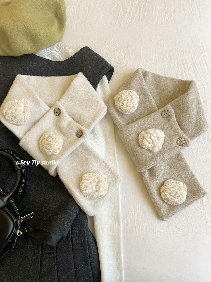 原创小玫瑰含羊毛保暖交叉围巾女