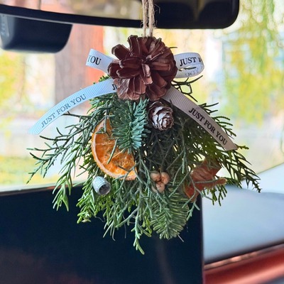 圣诞新鲜诺贝松挂件车内后视镜新年车挂饰品车载香薰扩香器礼品