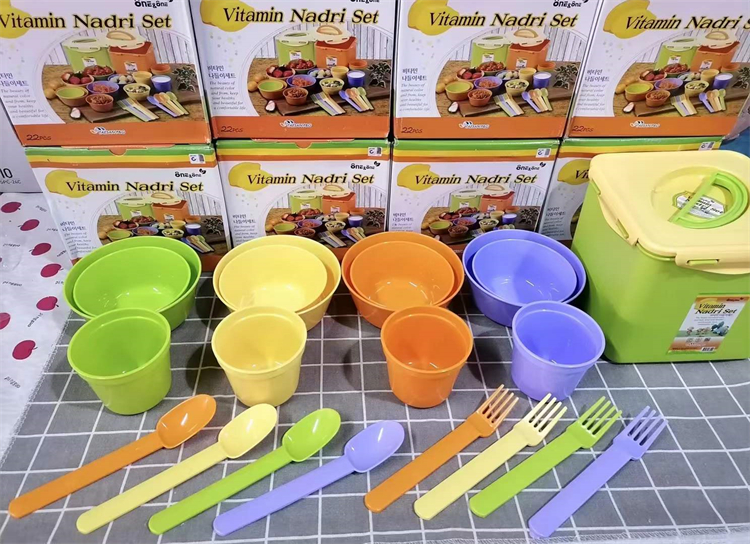 韩国进口树脂便携餐具杯盘勺叉子收纳桶套装户外露营郊游野餐烧烤