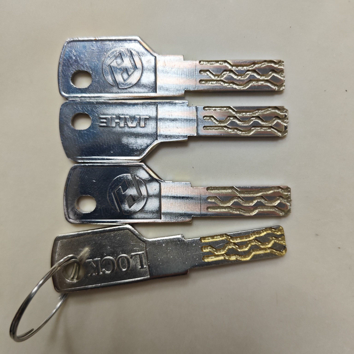 深圳专业防盗门保险柜配钥匙超C级特殊异型锁 拍照片图片远程开齿