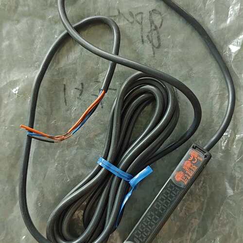 议价全新欧姆龙放大器没用过的 无包装盒 E3C-LDA51 就一