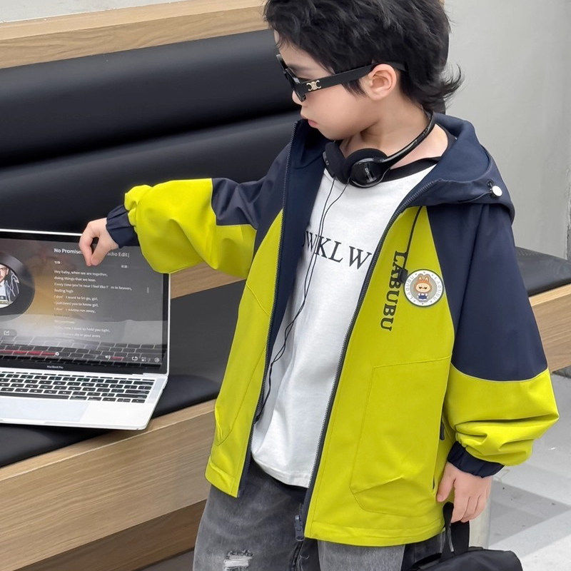 男童两面穿户外冲锋衣宝宝风衣服