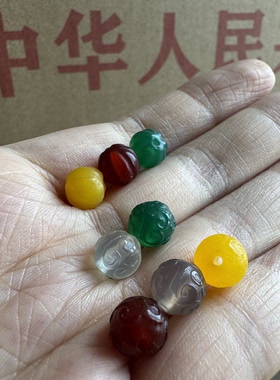 天然白红黄绿彩色回纹瓜棱玛瑙珠子直径月8cm左右
