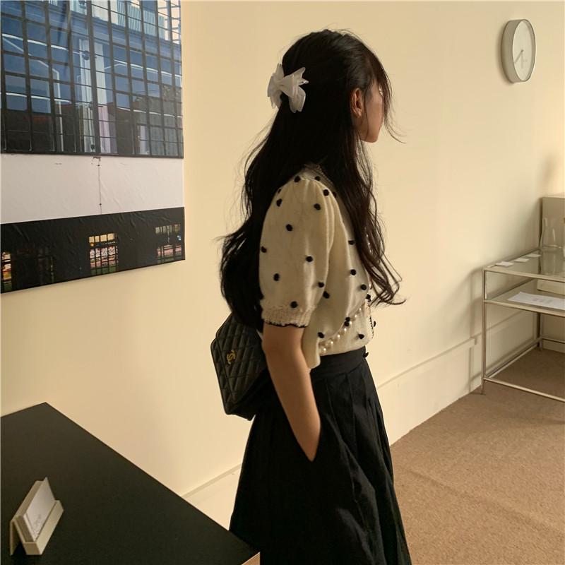 Real shot real price Korean handmade ball short sleeve V-Neck Sweater + artistic temperament high waist A-line swing skirt