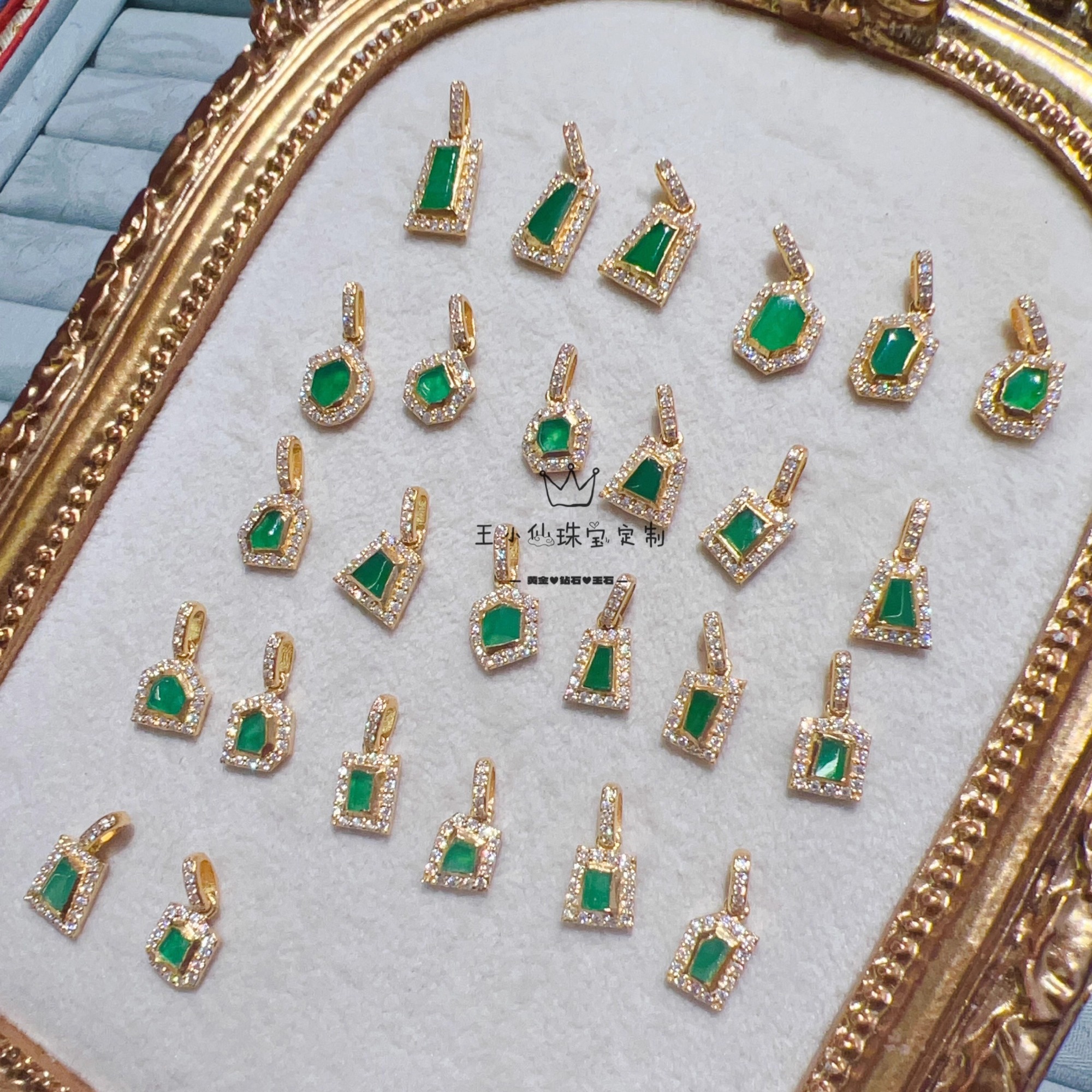 足金999手工古法金莫桑镶嵌天然翡翠A缅甸阳绿甜绿随形提溜吊坠