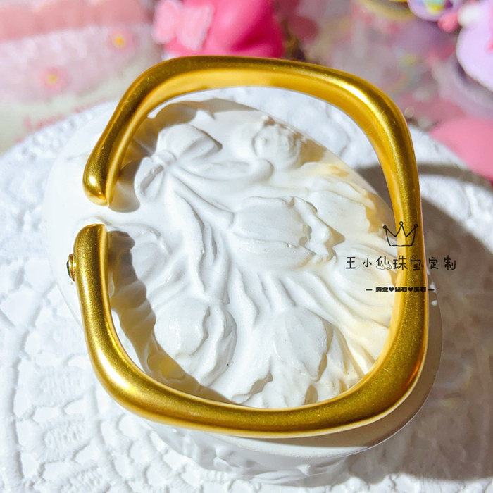 足金传承古法金马蹄厚壁贵妃手镯轻奢简约培育祖母绿开口手环女