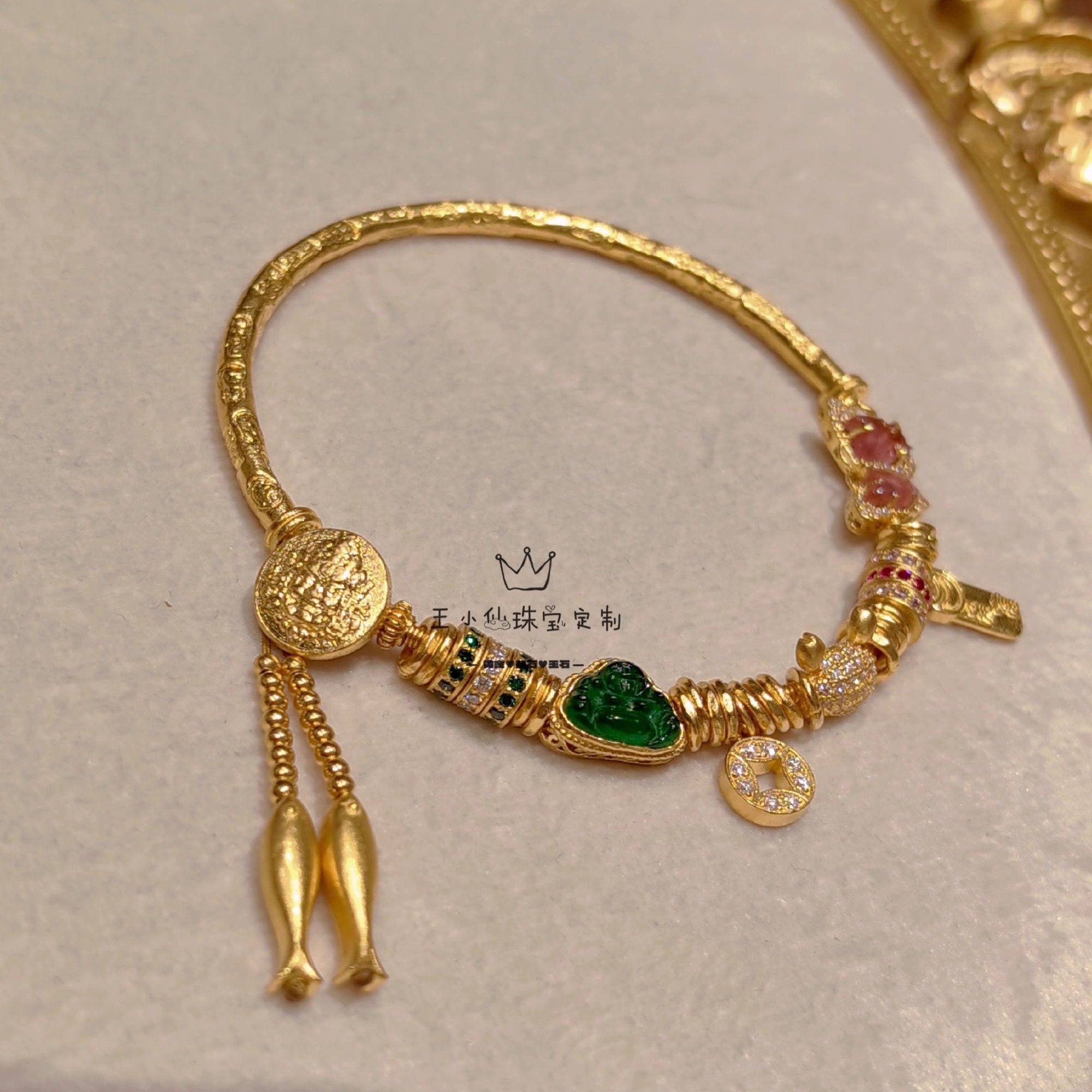 足金999手工古法金錾刻吉言半镯手镯天然翡翠弥勒佛碧玺蝴蝶双鱼