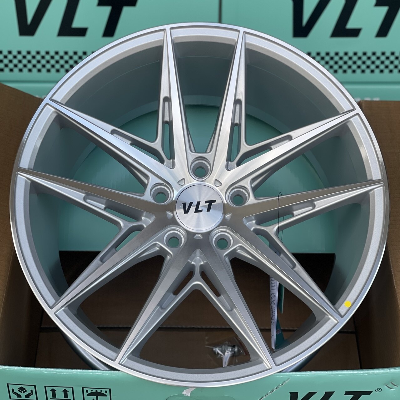 VLT改装c级雅阁皇冠锐志轮毂