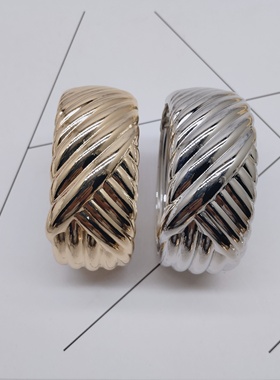 K217夸张质感时尚潮流气质名媛街拍几何宫廷创意金属弹簧手镯~女