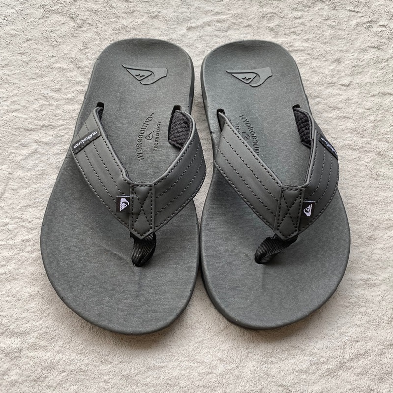街头潮流Quiksilver 男士简约人字拖黑色夹脚休闲沙滩拖鞋