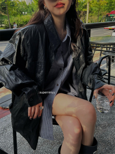 superniniyy 质感随意松弛高级感重工打皱直角肩衬衫式皮外套女秋