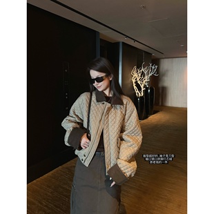 龟背感灯芯绒拼接绗缝格子拉链棉服外套女 老钱风弯刀袖 黑糖格巧