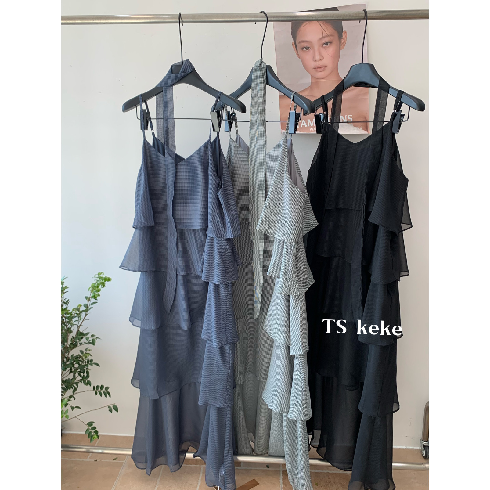 TS KEKE-荷叶边连衣裙A字层次感吊带长裙连衣裙(配飘带)HHjbsl531